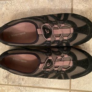 Easy Spirit Women Slip-On Shoe 9.5